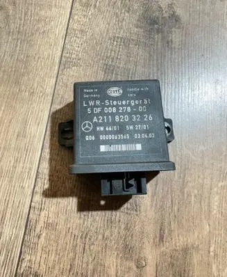 Mercedes-Benz E W211 Light module LCM A2118203226 5DF00827800