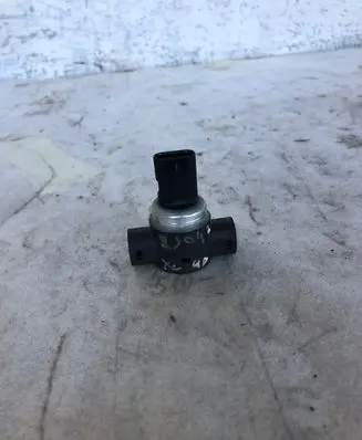 Volvo XC40 Air conditioning (A/C) expansion valve 32363464