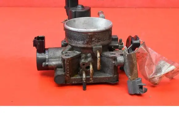 Mitsubishi Lancer Throttle body valve 726015W50