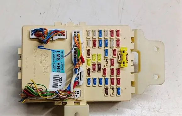 Hyundai ix35 Fuse box set 919502S550U3 919502S550 1R090297