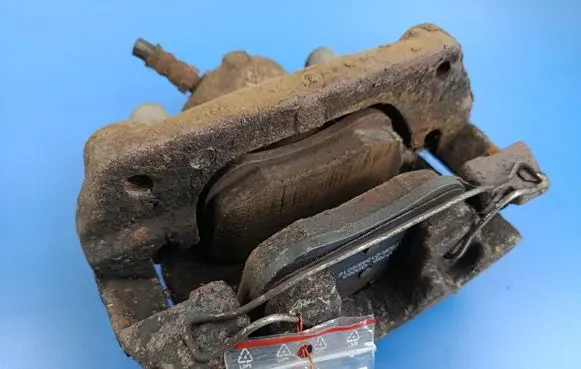Renault Megane III Front brake caliper