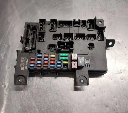 Mitsubishi Outlander Fuse module 8637B680 C8637011A C8637011S