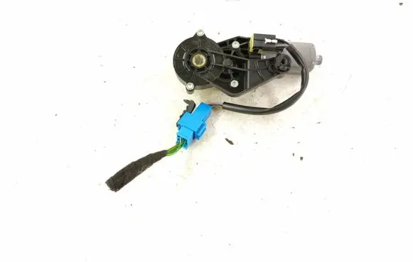 Mercedes-Benz CLS C218 X218 Seat adjustment motor 0390203368 82584370-4