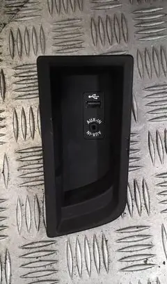 USB socket connector