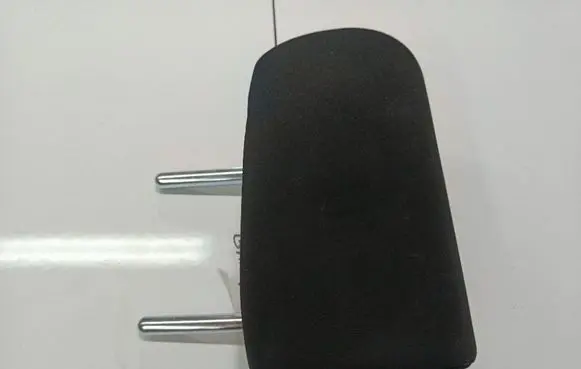 Toyota Avensis T270 Front seat headrest 