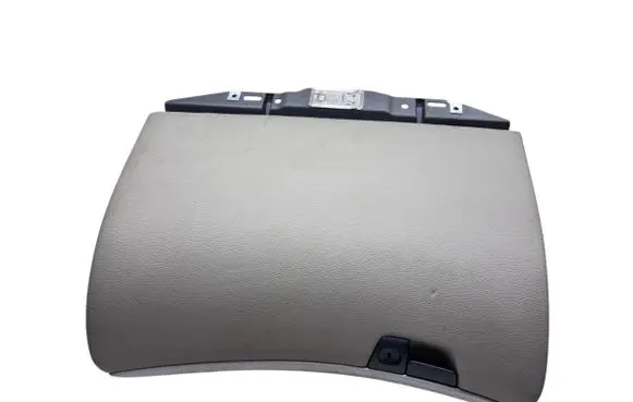 Glove box