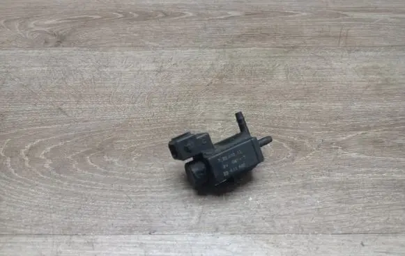 Volvo S60 Vacuum valve 72224010 30611668