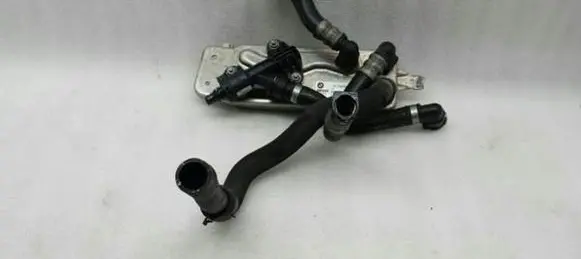 BMW 7 F01 F02 F03 F04 Gearbox / Transmission oil cooler 7597890