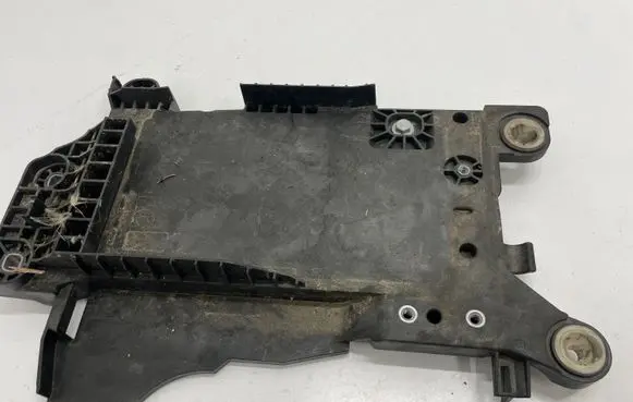 BMW 1 F40 Battery tray 9387674