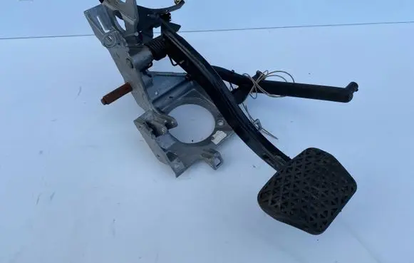 BMW 5 E39 Pedal assembly 1164855