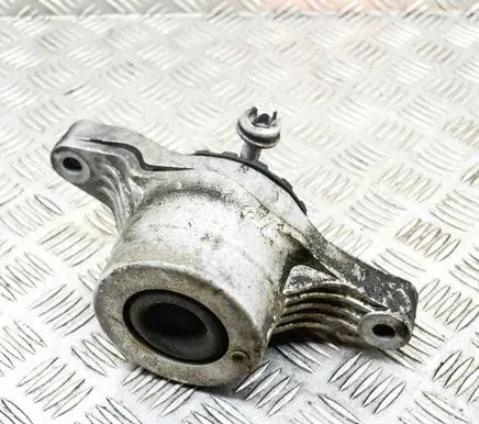 Maserati Ghibli Engine mount bracket 0A236