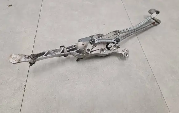 Mercedes-Benz C W204 Front wiper linkage and motor A2048201140 3397021337 1397220564