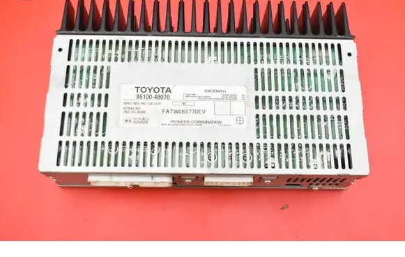 Cadillac SRX Sound amplifier 86100-48070