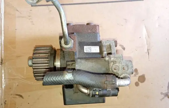 Volkswagen Golf VI Fuel injection high pressure pump 03L130755E 210211162638