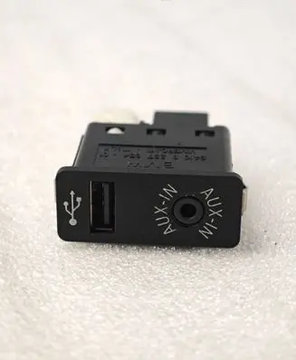 BMW 5 F10 F11 USB socket connector 9237654