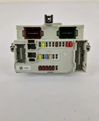 Jeep Cherokee Fuse module 68273256AF