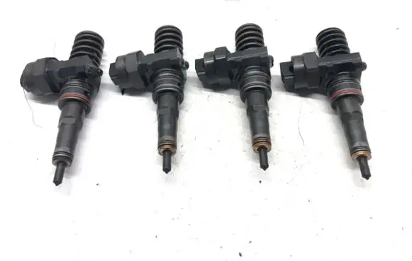 Volkswagen Golf IV Fuel injectors set 0414720015