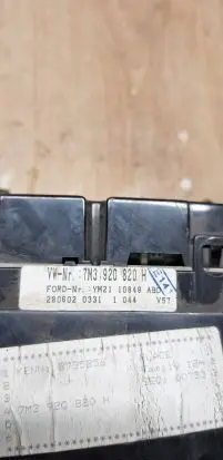 Volkswagen Sharan Speedometer (instrument cluster) 7M3920820H YM2110849 2806020331