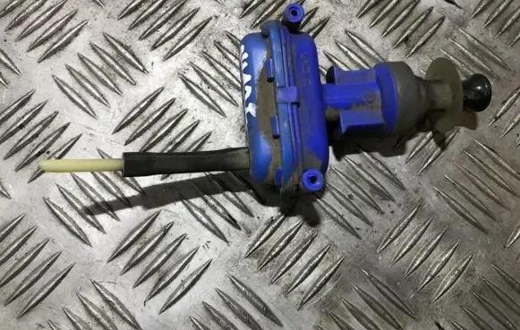 Seat Toledo I (1L) Central locking vacuum pump 893862153d