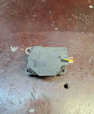 Volvo XC70 Air flap motor/actuator 30676511 060310