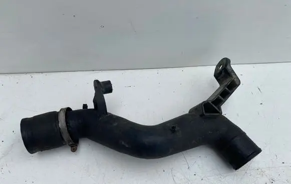 Toyota Avensis T220 Intercooler hose/pipe