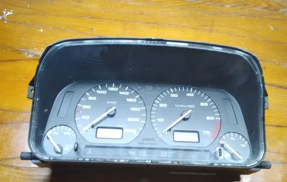 Volkswagen Golf III Speedometer (instrument cluster) 1H6919033E 87001262