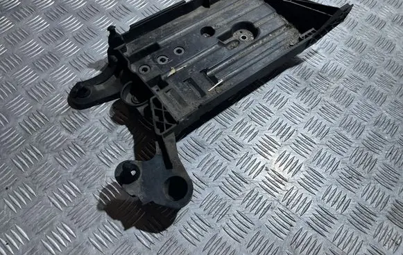 Skoda Superb B8 (3V) Battery box tray 5Q0915321H