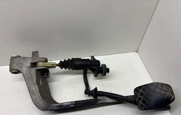 Volkswagen PASSAT B5 Clutch pedal 8D1721316F