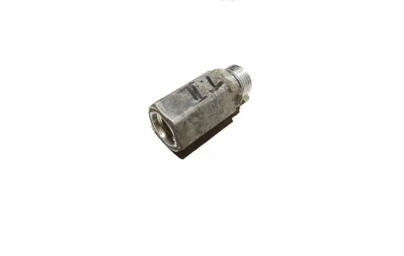 Volkswagen Touareg II Air suspension valve block 