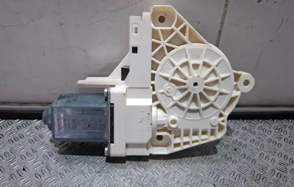 Audi A1 Rear door window regulator motor 8K0959812A 140430241422