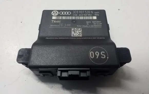 Volkswagen PASSAT B6 Gateway control module 3C0907530N 3C0907951