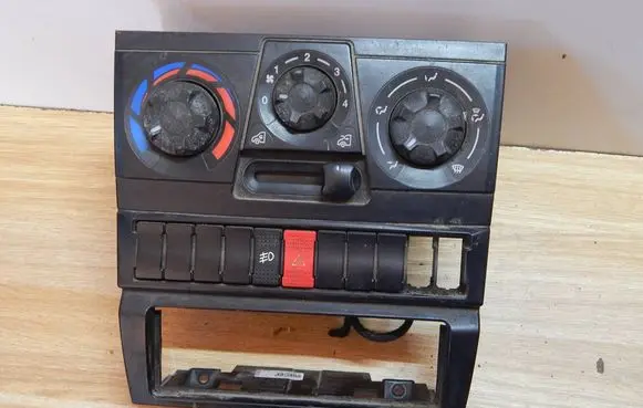 Iveco Daily 4th gen Interior fan control switch 