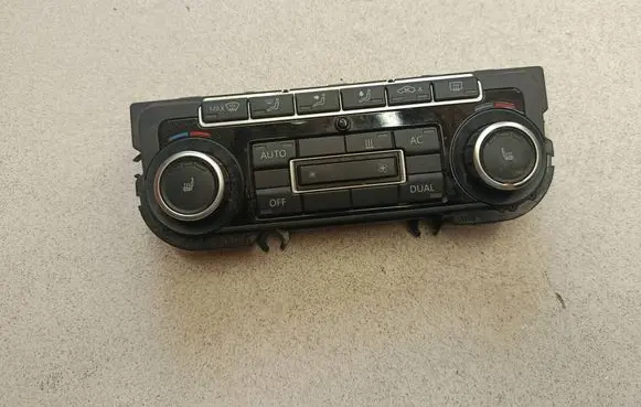 Volkswagen Tiguan Climate control unit 5K0907044CB SW0709 5HB00974643