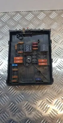 Volkswagen Caddy Fuse module 1K0937125A 017183071 017181301