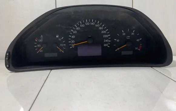 Mercedes-Benz E W211 Speedometer (instrument cluster) A2105407211