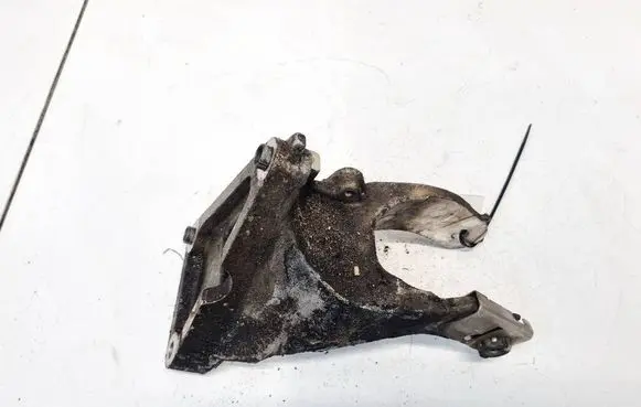Peugeot 607 Engine mounting bracket 9653919280