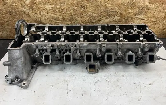 BMW 5 E60 E61 Engine head 88888