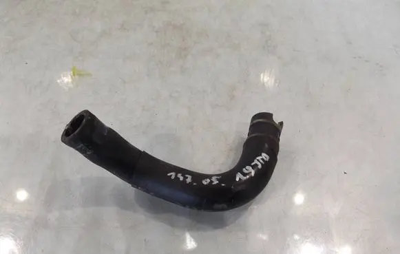 Engine coolant pipe/hose
