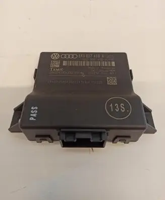 Audi A4 S4 B8 8K Gateway control module 8R0907468A