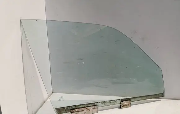 BMW 7 E32 Front door window glass four-door 43R001025 24100AS2