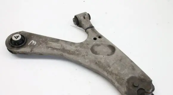 Citroen DS3 Front lower control arm/wishbone 9831682780