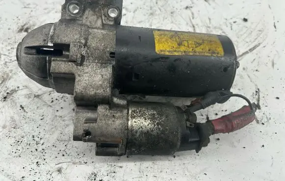 BMW 1 E81 E87 Starter motor 