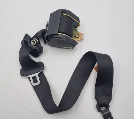 BMW 5 E39 Front seatbelt 8217390 566216700 040120