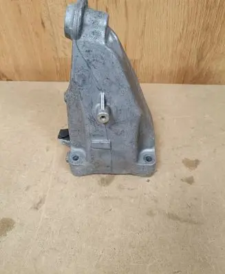 Mercedes-Benz GLC X253 C253 Engine mounting bracket A2742231004