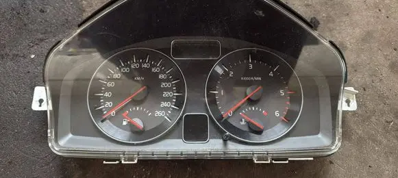 Volvo V50 Speedometer (instrument cluster) 30765311