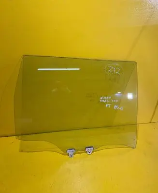 Nissan X-Trail T30 Rear door window glass E643R-00122