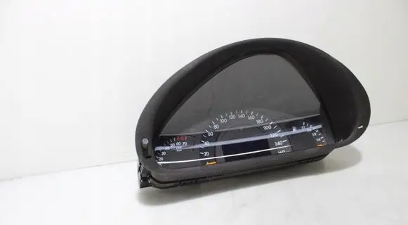 Mercedes-Benz C W203 Clock 