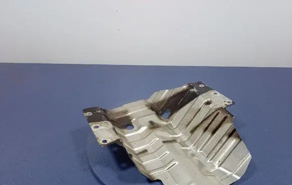 Infiniti Q50 Exhaust heat shield 