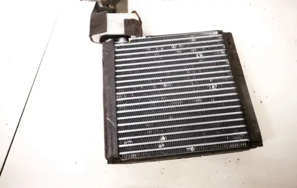 Mazda 6 A/C cooling radiator (condenser)