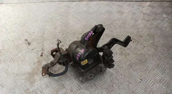 Toyota Prius (XW30) Engine mounting bracket